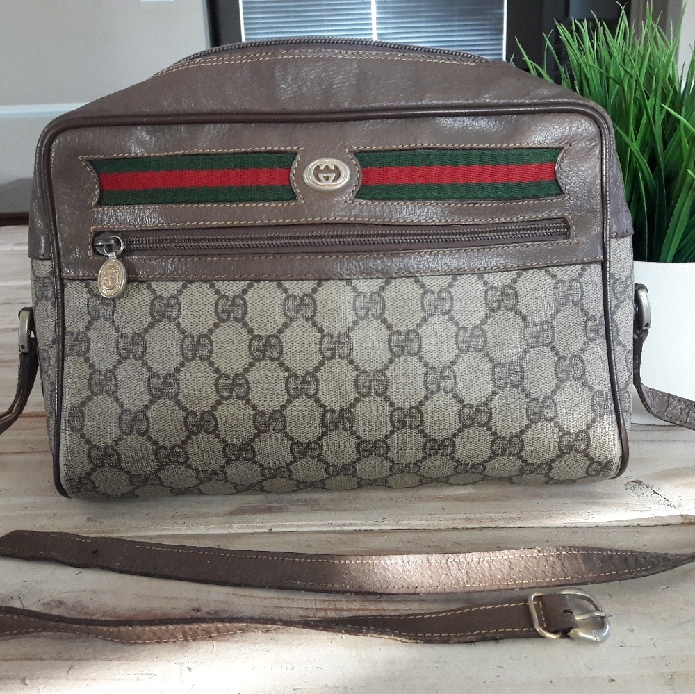 Gucci Vintage crossbody/shoulder